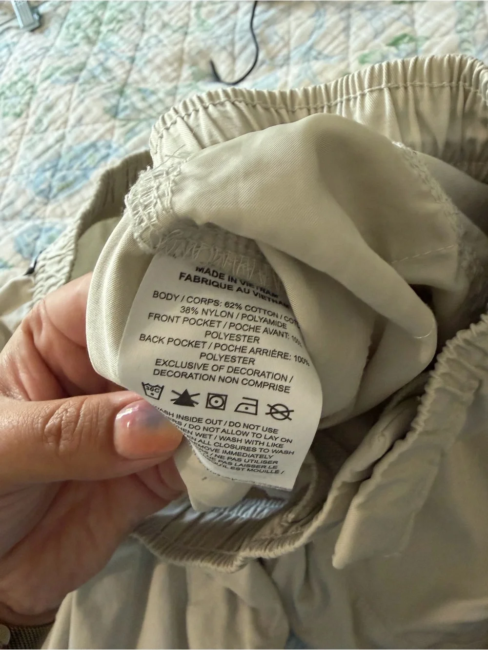 Nike men’s beige cargo pants size Large